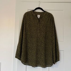 Gap maternity leopard print split neck top